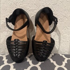 Old Navy Black Strappy Sandals Velcro strap Size 7